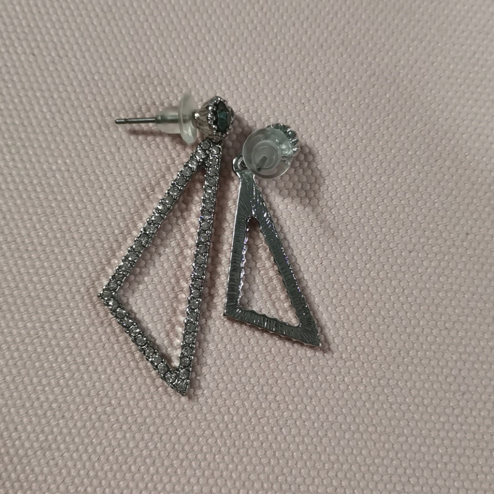 EARRING - Picture 4 of 4
